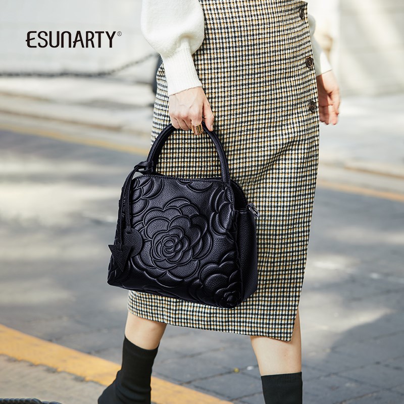 女款包包2025年新款洋气压花头层牛皮手提小包女士真皮单肩斜挎包