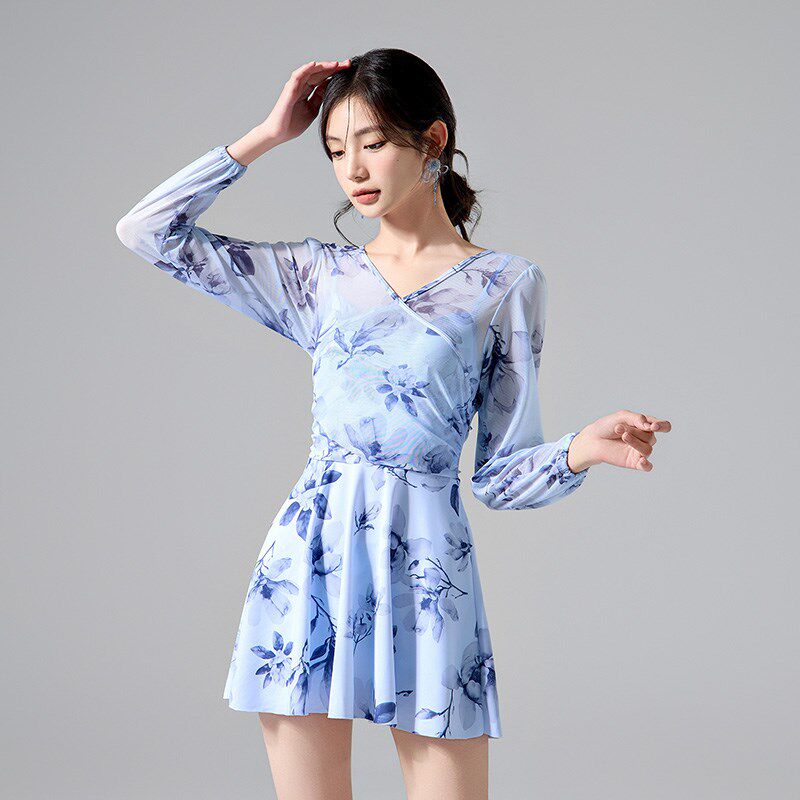 泳衣女款连体大码温泉显瘦遮肉黑色微胖高级感沙滩休闲度假游泳装
