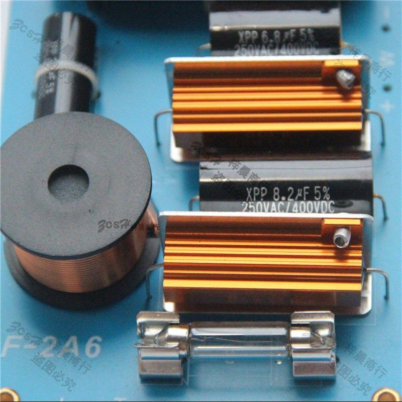 F-2A6舞台大功率专业分频器 单12-18音箱专用Q一低音一高音 带保