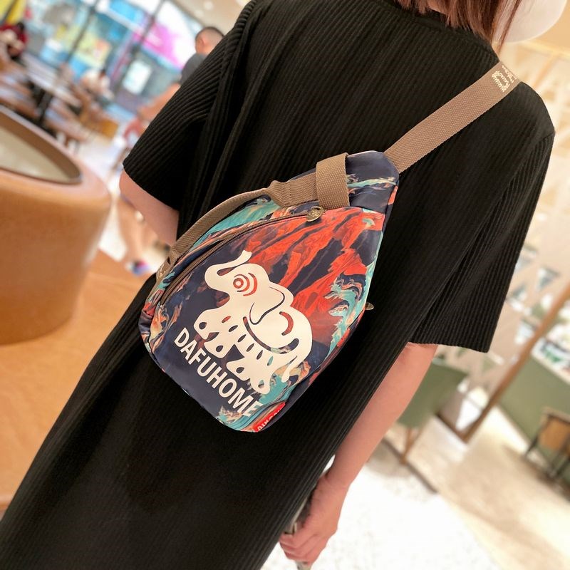 休闲包包女2024新款时尚百搭女士斜挎包运动小包高级轻便女式胸包