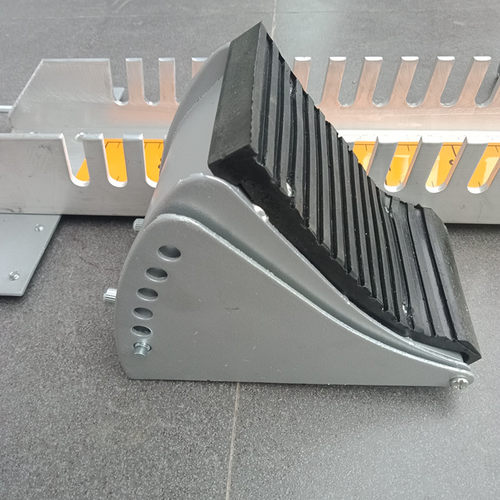 助跑器脚踏板配件铝合金起跑器脚蹬皮垫田径比赛助跑用品左右一对