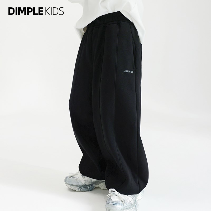 高甜梨涡童装「多重分割」男童黑色卫裤加绒儿童秋冬复古镰刀裤子