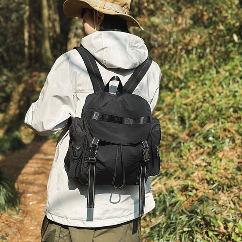 双肩包新款轻便女大容量旅游外出户外运动男工装潮流书包旅行背包
