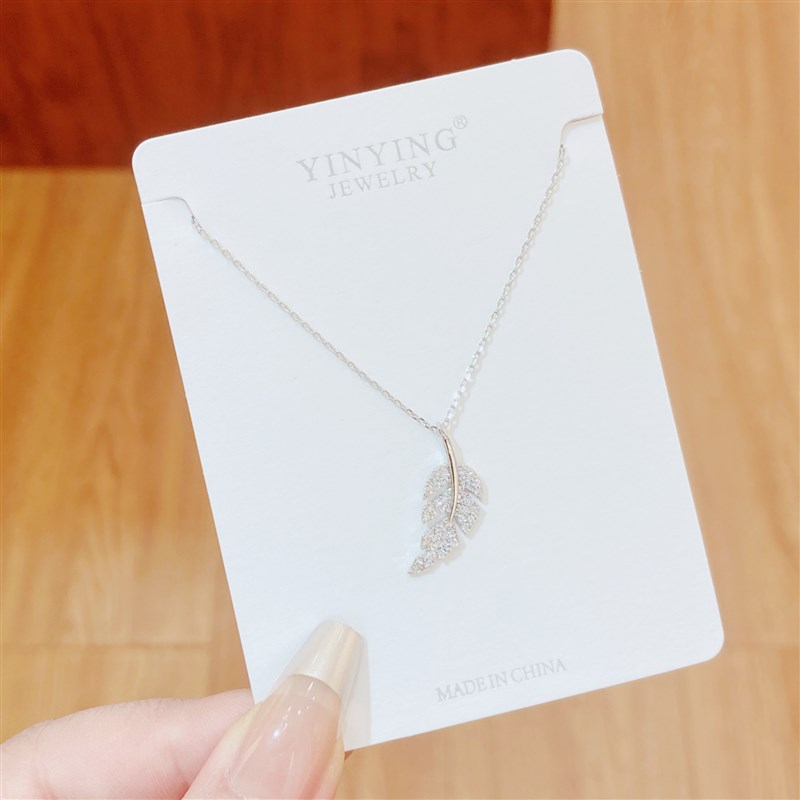 趋势元素小清新银杏叶吊坠链条女轻奢Dins风 小众设计高级感锁骨