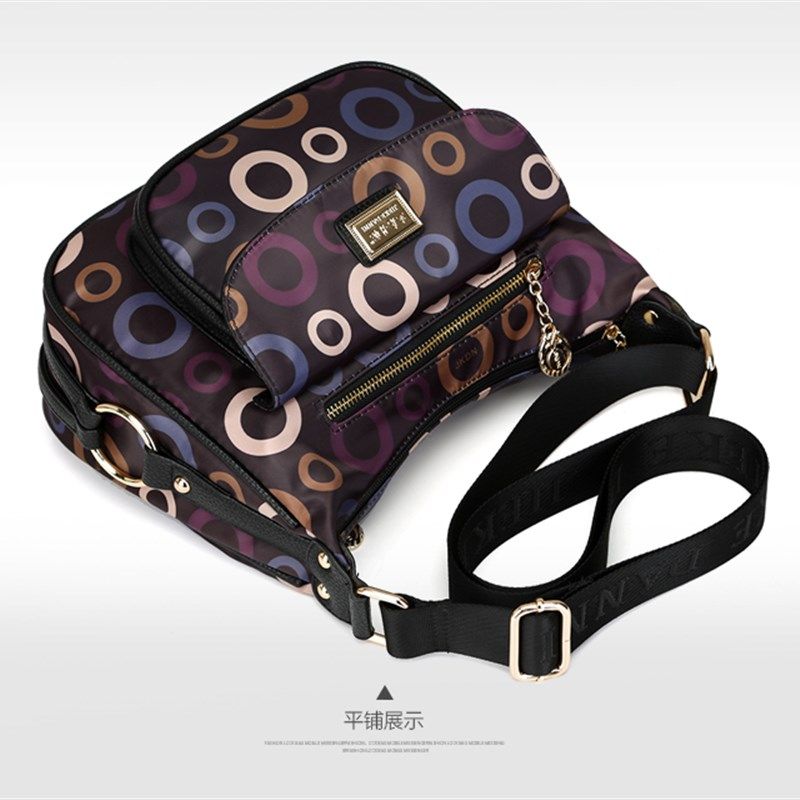 中老年妈妈女包斜挎帆布包单肩包百搭旅行单肩包牛津纺斜挎女包包