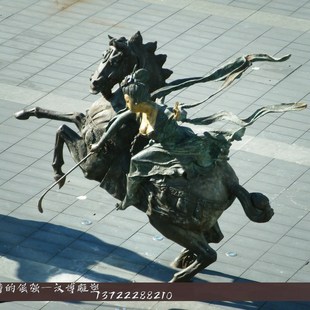玻璃钢仿铜人物雕塑古代大将骑马征战沙场雕塑户外公园景观装饰