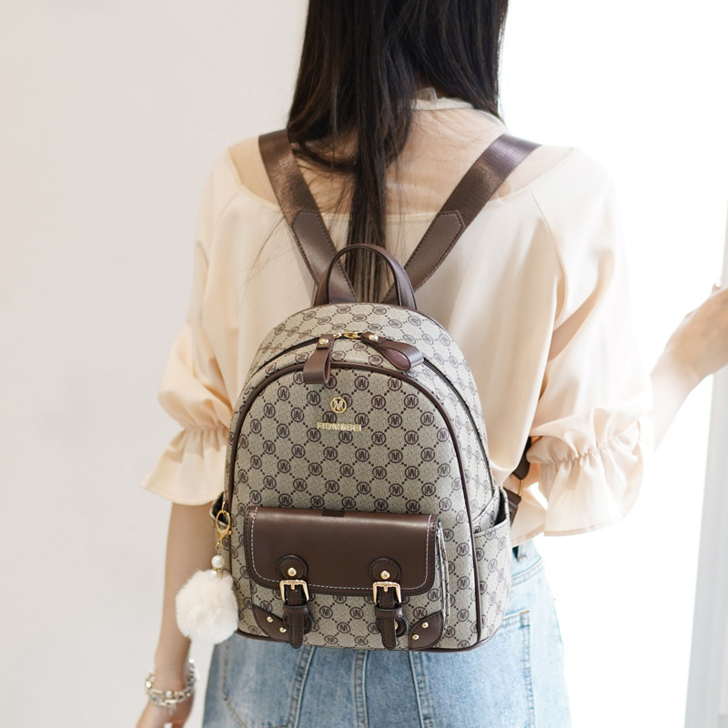 揹包女2023新款旅游超火小众高级感包包双肩轻便小型女士双肩揹包