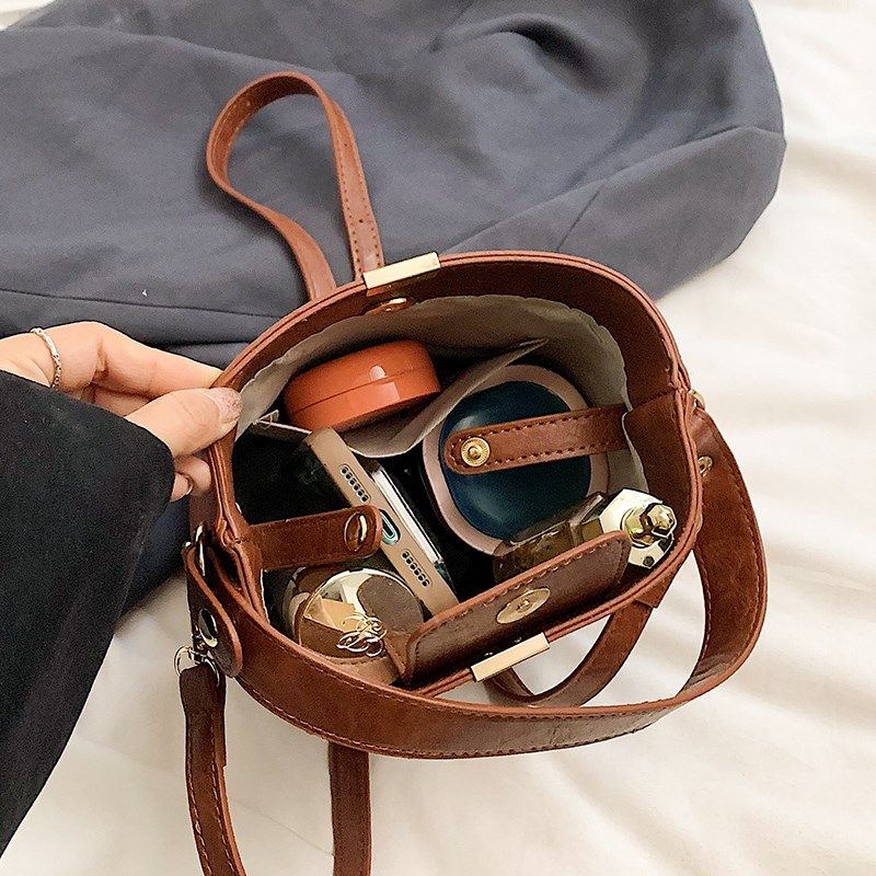 小众包包女士2024秋冬新款潮时尚单肩手提包斜挎包百搭水桶包,箱包皮具/热销女包/男包,水桶包,淘宝优惠券,粉丝福利购,淘宝优惠卷