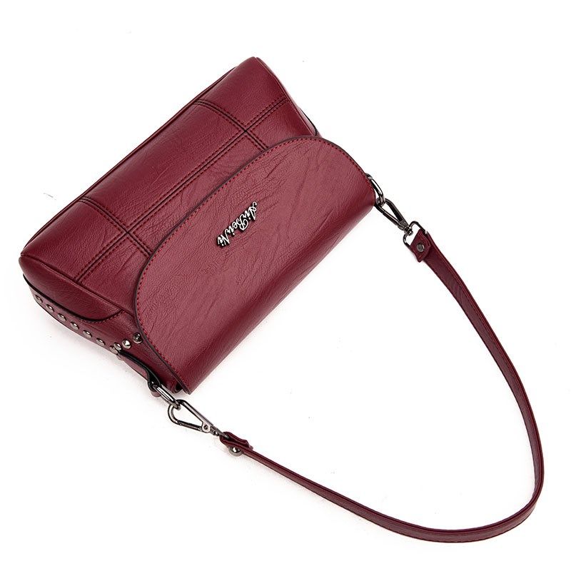 斜挎包女包2020秋冬新款包包女中老年妈妈小包女士软皮百搭单肩包