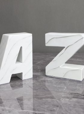 现代简约北欧样板间书房客厅工艺品字母家居软装家具饰品桌面摆件