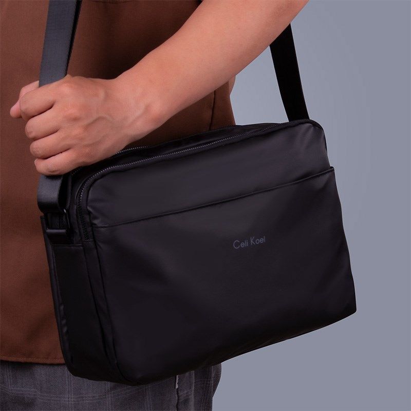 2024新款单肩包多功能大号男士斜挎包男款背包大容量休闲横款防水