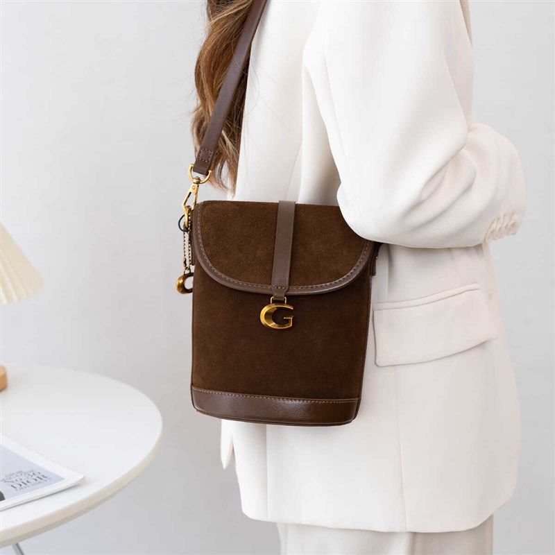 2024新款秋冬复古磨砂时尚小水桶包腋下单肩斜挎小包包女真皮百搭,箱包皮具/热销女包/男包,水桶包,淘宝优惠券,粉丝福利购,淘宝优惠卷