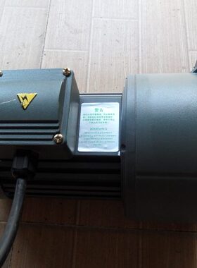 厂促￥南疆齿轮减速电机 CV28 200W 380220V 1:200S全新上询现货