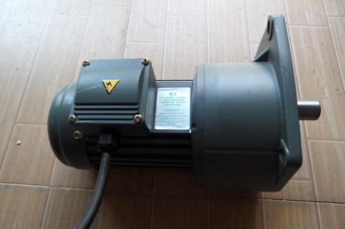 厂促￥南疆齿轮减速电机 CV28 200W 380220V 1:200S全新上询现货
