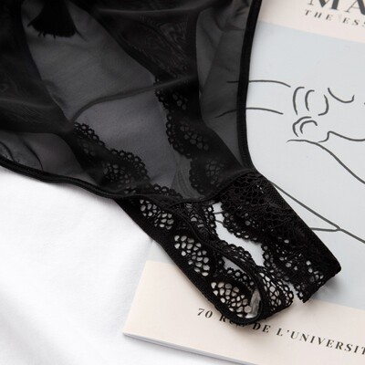 无钢圈文胸薄款法式小胸蕾丝胸罩三角杯聚拢白色夏季连体内衣女