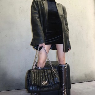 高级质感软皮褶皱双链条流浪包女大容量单肩斜挎腋下机车包