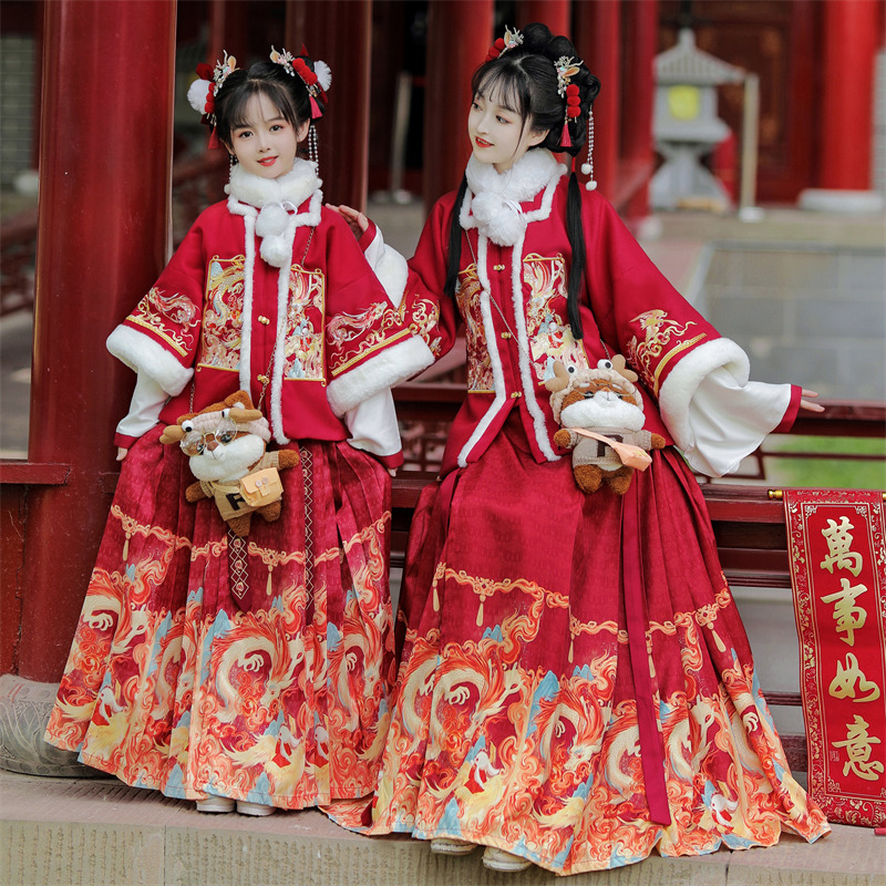 明制汉服女马面裙202q3新款 游龙焕兔 冬季袄裙改良拜年服亲子古