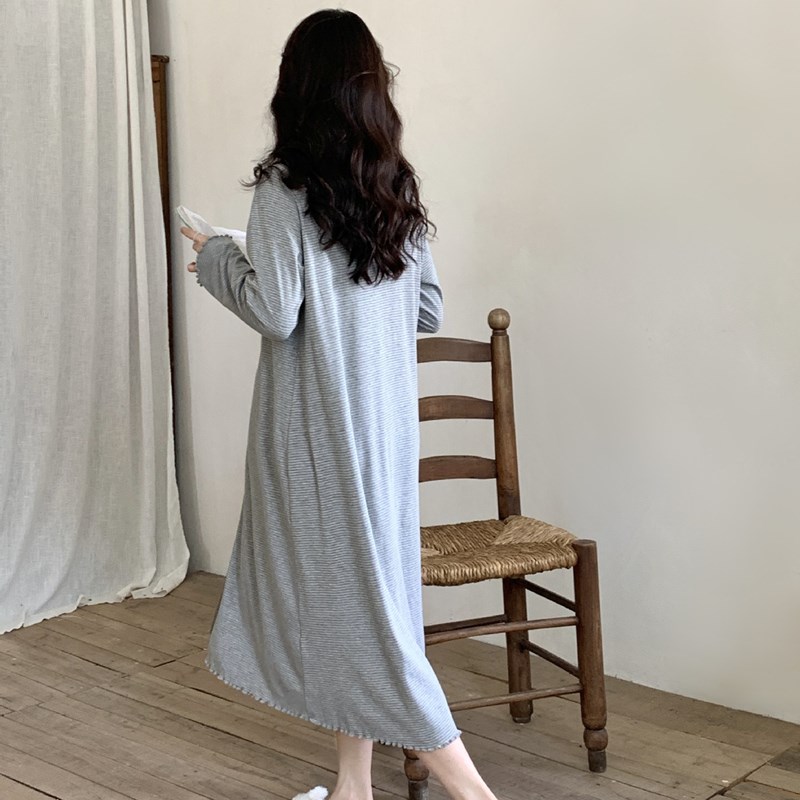 秋冬磨毛绒带胸垫哺乳睡裙产后月子服宽松条纹10月11待产孕妇睡衣