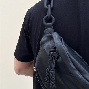 左千户包时尚百搭男款胸包斜挎包大容量防水设计感小众通勤包腰包