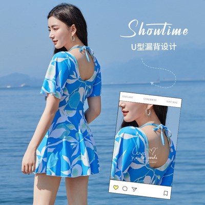泳衣女2024新款泡温泉高级感保B守带钢托小胸聚拢女孩大码连体冬