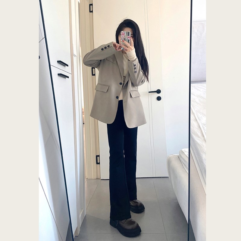 高级感休闲西装外套女春秋装宽松复古港风小个子垫肩单排扣西服