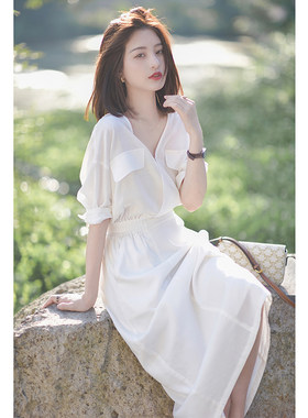 欧洲站夏装2023新款茶歇女神范别致高级感仙女显瘦白色衬衫连衣裙