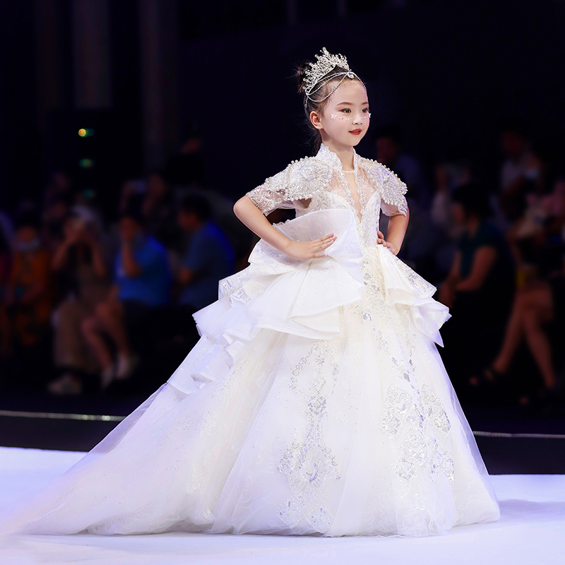 高定女童礼服婚纱重工儿童拖尾长裙生日宴会走秀主持人钢琴演奏服