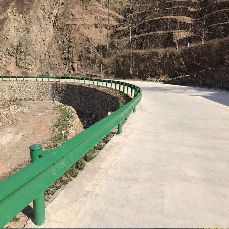 直销新品云南昆h明热镀锌高速波形护栏道路交通防撞防护栏乡村公