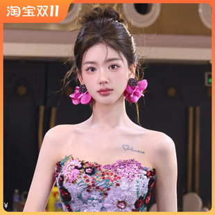 康康造型新娘耳环时尚个性气质布艺花朵耳钉跟妆结婚纱礼服耳饰品