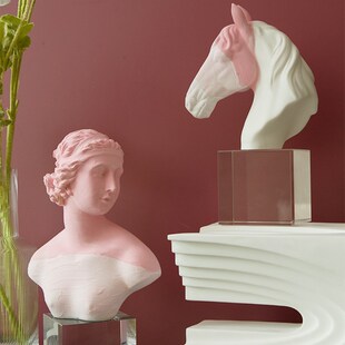 渐变粉淡红色马头水晶摆件桌面艺术人物雕塑雕像橱窗高级感装饰品