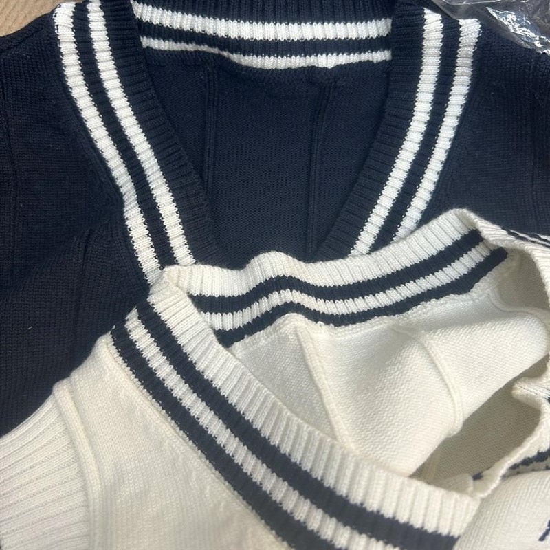 春秋儿童叠穿毛线背心纯色小马甲v领男孩毛衣女生学院风针织衫9岁