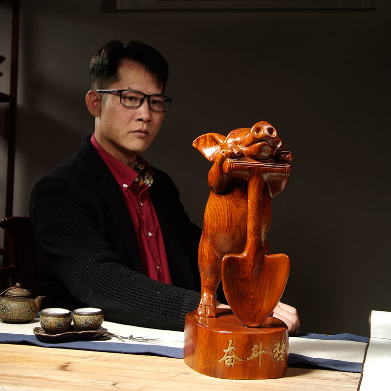 花梨实木质雕刻奋斗猪家居客厅玄关十二生肖装饰工艺品摆件送礼品