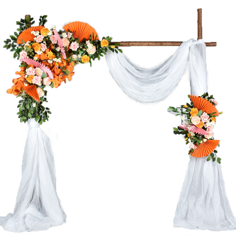 户外草坪婚礼森系木桩拱门布置结婚花门树桩婚庆背景X装饰花架道