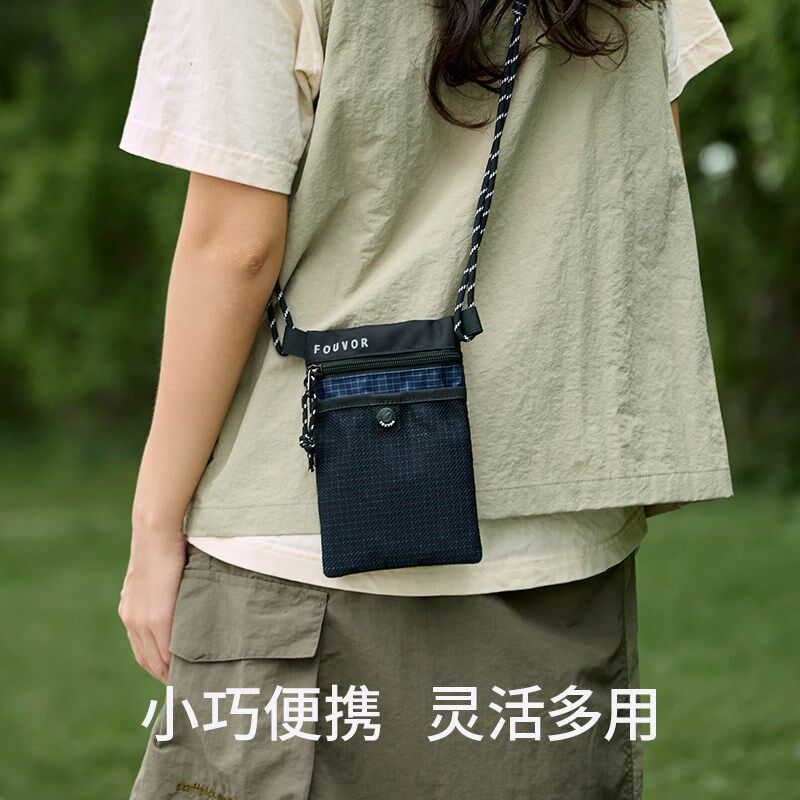 运动斜挎包女2025新款手机挂包随身小包包轻便防水单肩包男帆布包
