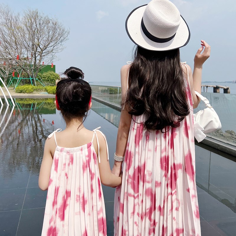 现货不一样亲子装2023母女装夏装网红炸街高N端三亚旅游沙滩海边