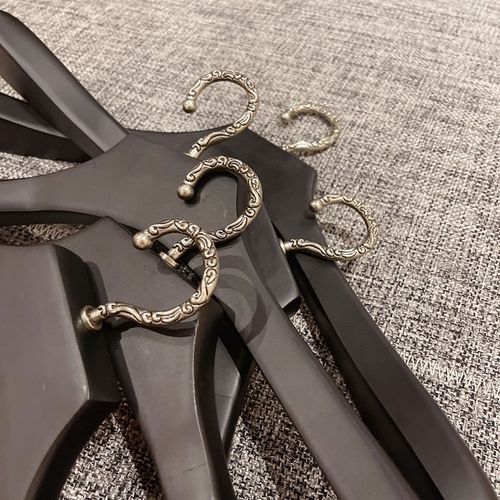 重量级 VIP限定 浮雕黄铜镀银挂钩 天然实木 古典装饰衣架 三个装