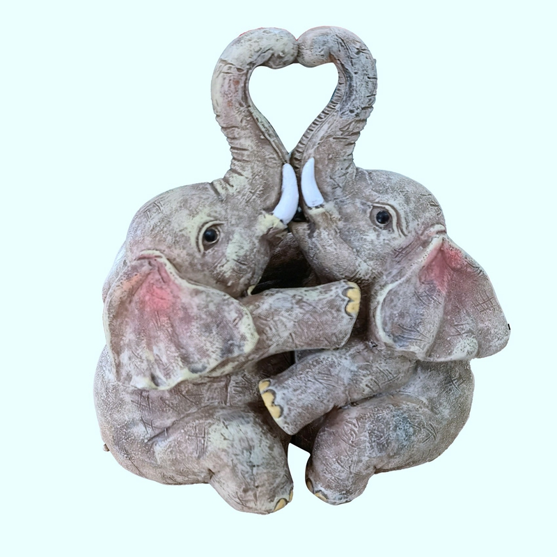 Animal Cuddling Statue Valentine's JDay Gifts Courtyard