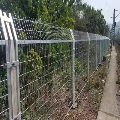 铁路护栏80018002铁道防护栅栏高速公路框架护栏工地围栏钢管立柱