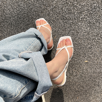 夹趾凉鞋女2021年新款夏中跟百搭细跟小众白色细带方头高跟凉拖鞋
