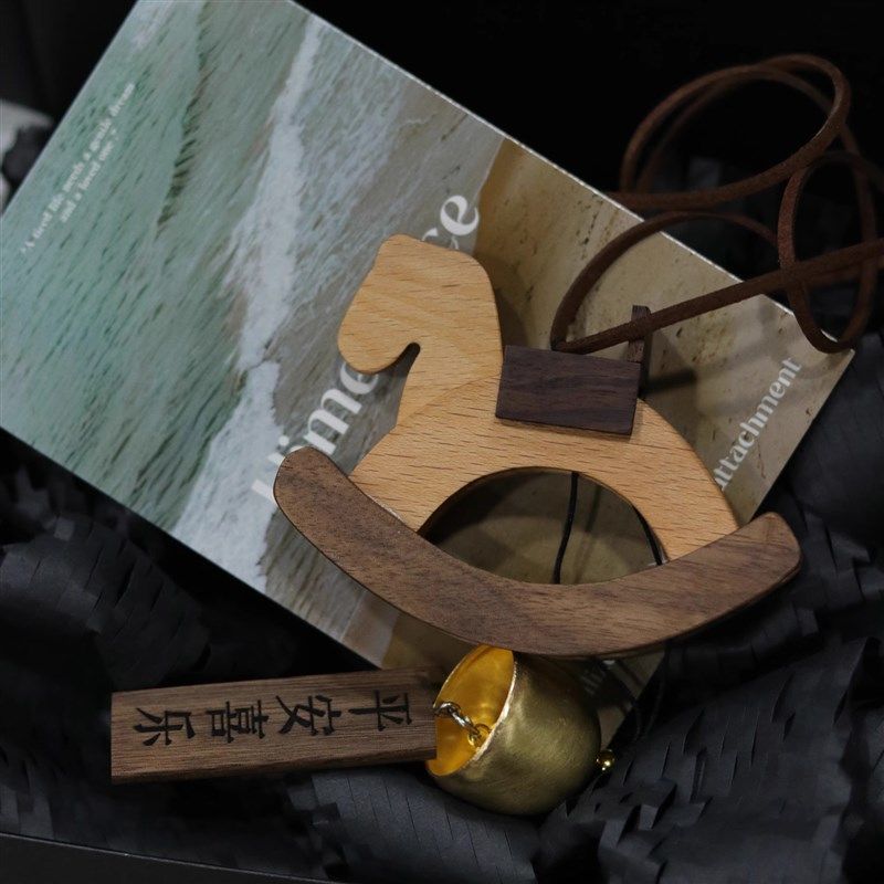 木马汽车装饰挂件女生高级感饰品挂饰实木质可爱风铃铛装饰礼物,汽车用品/电子/清洗/改装,车挂,淘宝优惠券,粉丝福利购,淘宝优惠卷