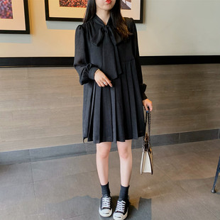 黑色长袖连衣裙春秋装2021新款女韩版宽松学院风休闲百褶裙打底裙