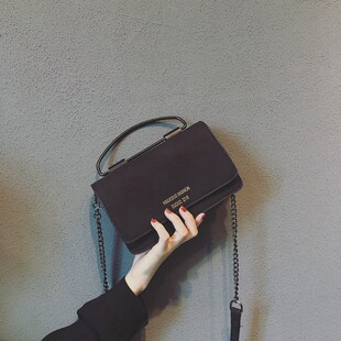 小众斜跨手机女包新款2020网红小黑高级感洋气质感链条包软皮