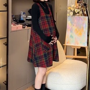 孕妇装秋季2023新款套装时尚洋装女装格仔毛呢抱婴袋裙毛衣两件套