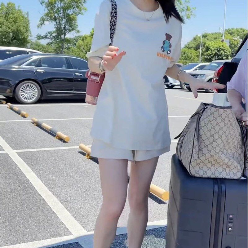 欧洲站运动休闲时尚套装女夏季2023年新款宽松大码短袖短裤两件套