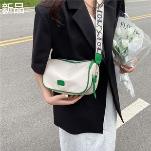 2023新款女包高级感时尚百搭单斜挎包肩流行洋气冬V季宽带小包新