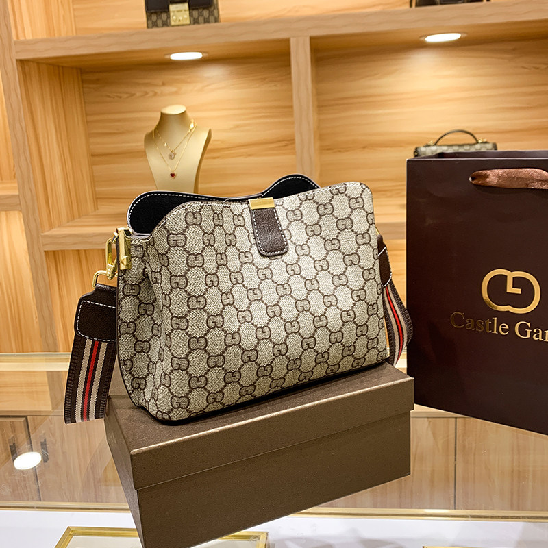 包包女大容量女士宽带包新款2022时尚简约水桶包洋气单肩斜挎包潮