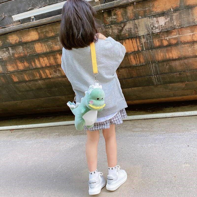 小女孩恐龙斜挎包可爱儿童草莓熊卡通小玩偶毛绒公主宝宝零钱包潮
