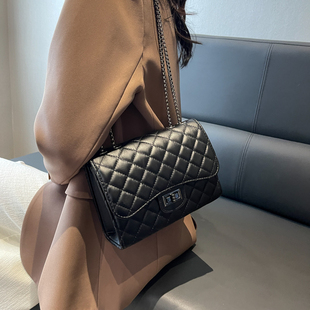 今年流行小包包女2023新款时尚百搭休闲单肩斜挎包网红链条小黑包
