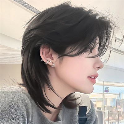 中性风假发男女通用帅气狼尾微卷短发层次感鲻鱼头中分刘海全头套