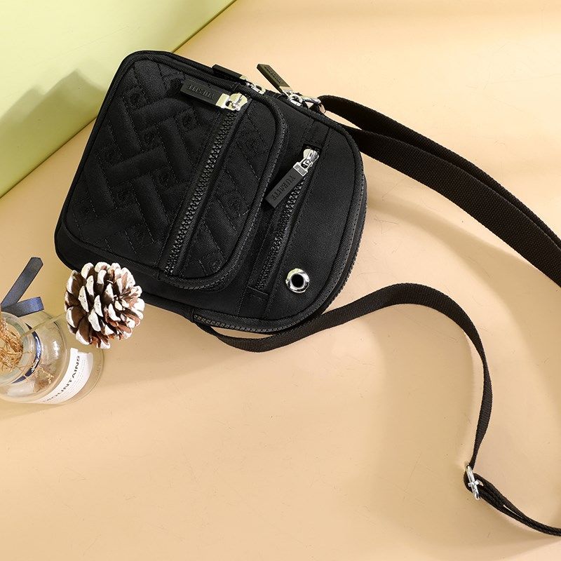 2022女士休闲斜挎包小包包女牛津布单肩包尼龙女包简约百搭帆布包